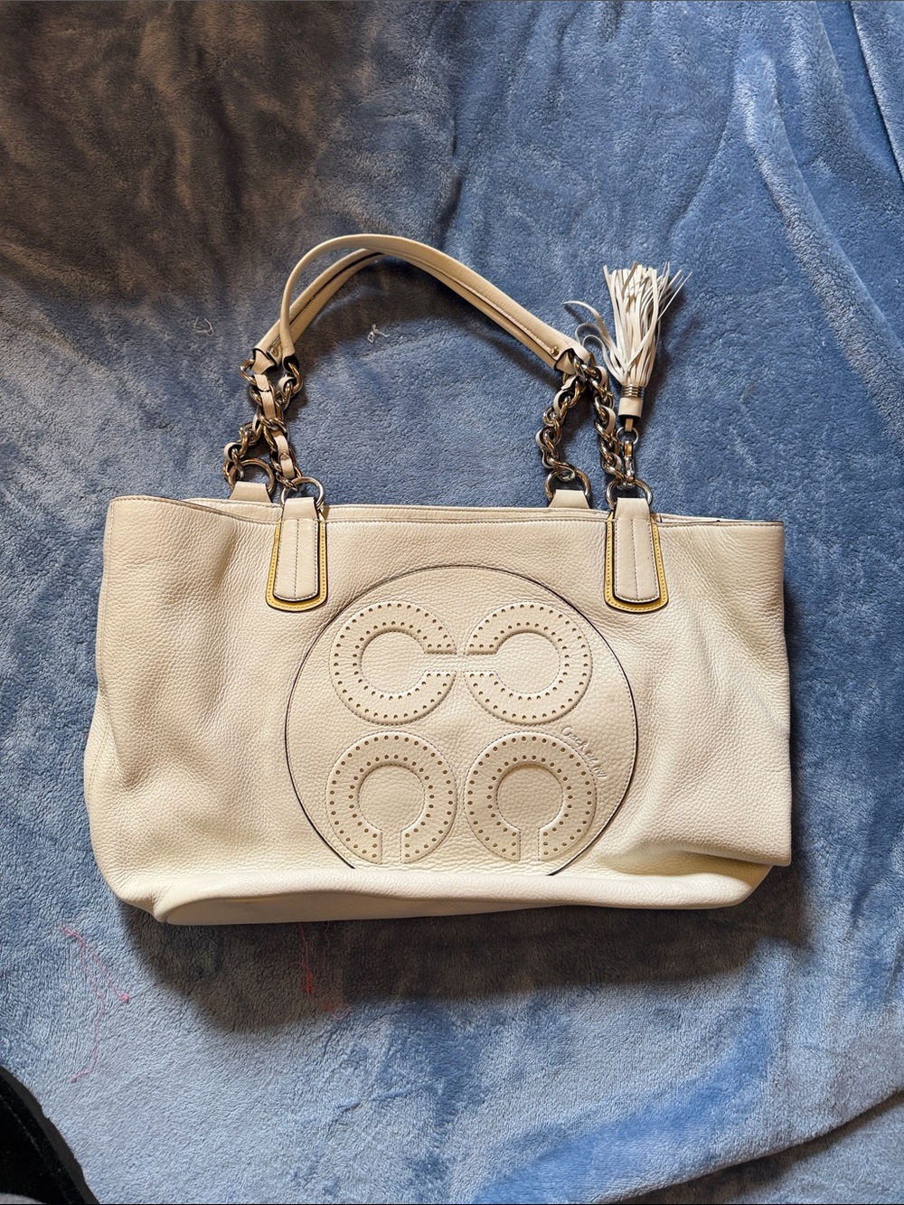Leather Tote Bag in Light Cream with Decorative Cutout